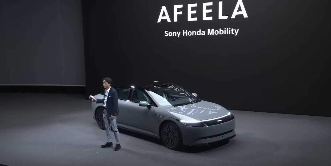 CES 2024 | Manejado por un mando de PS5 Sony presenta AFEELA, su nuevo auto eléctrico en colaboración con Honda.