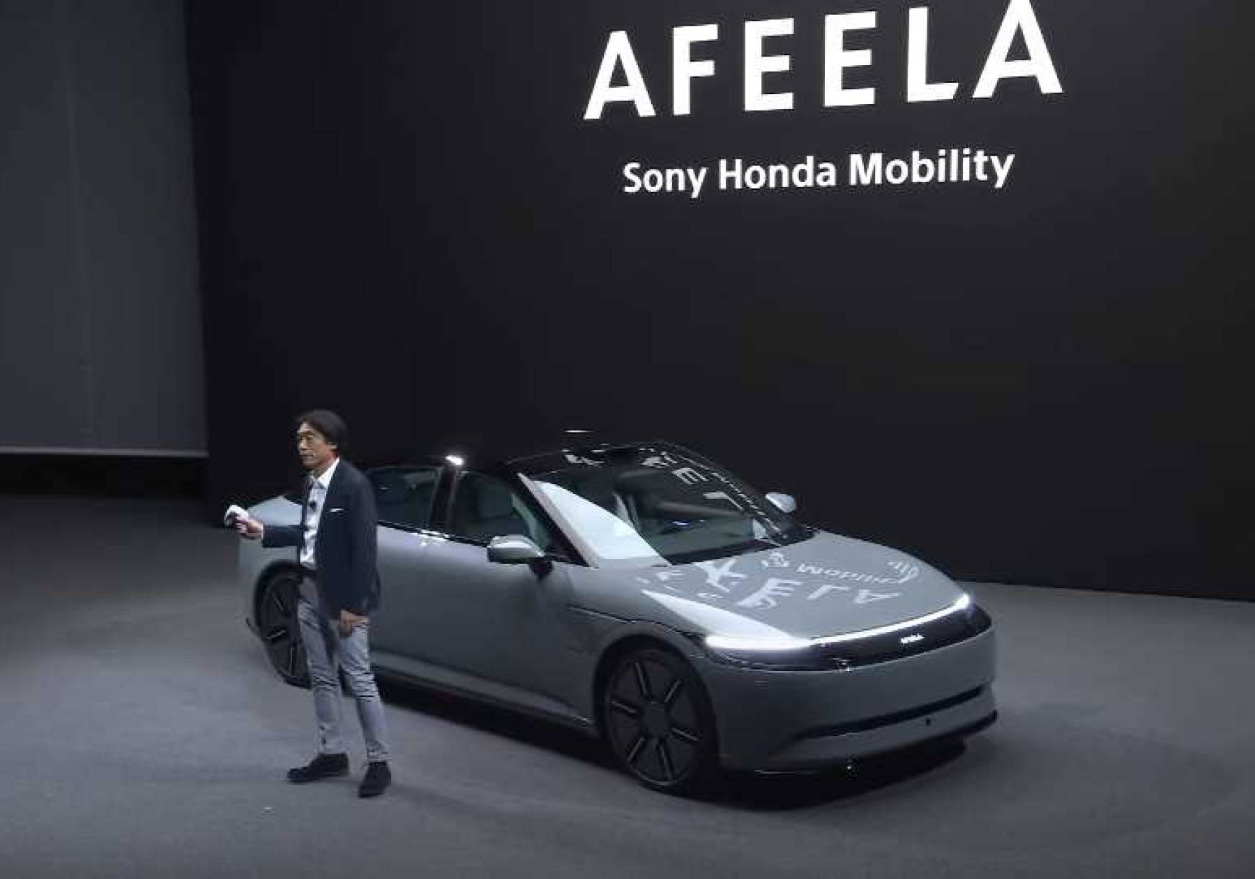 CES 2024 | Manejado por un mando de PS5 Sony presenta AFEELA, su nuevo auto eléctrico en colaboración con Honda.